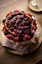 Lemony Cheesecake with Mixed Berry Sauce