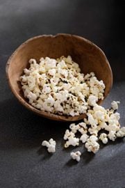 Popcorn with Togarashi-Seaweed Spice Blend
