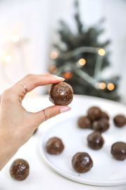 No-Bake Gingerbread Energy Bites